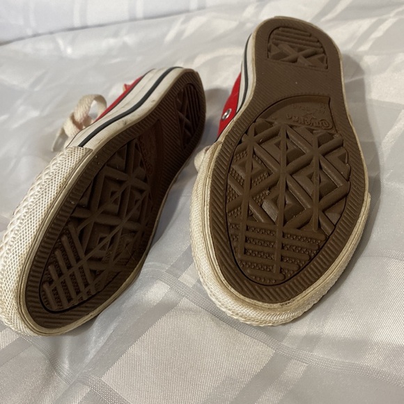 Kids Red Converse Sneakers Size 11 - Picture 5 of 5